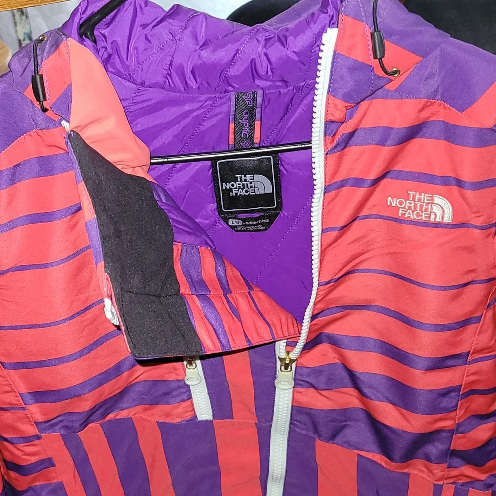 🩷The North Face Womens Beautiful NWTS snowboarding/ski jacket. Sz LG. Unique💜 - Picture 7 of 15
